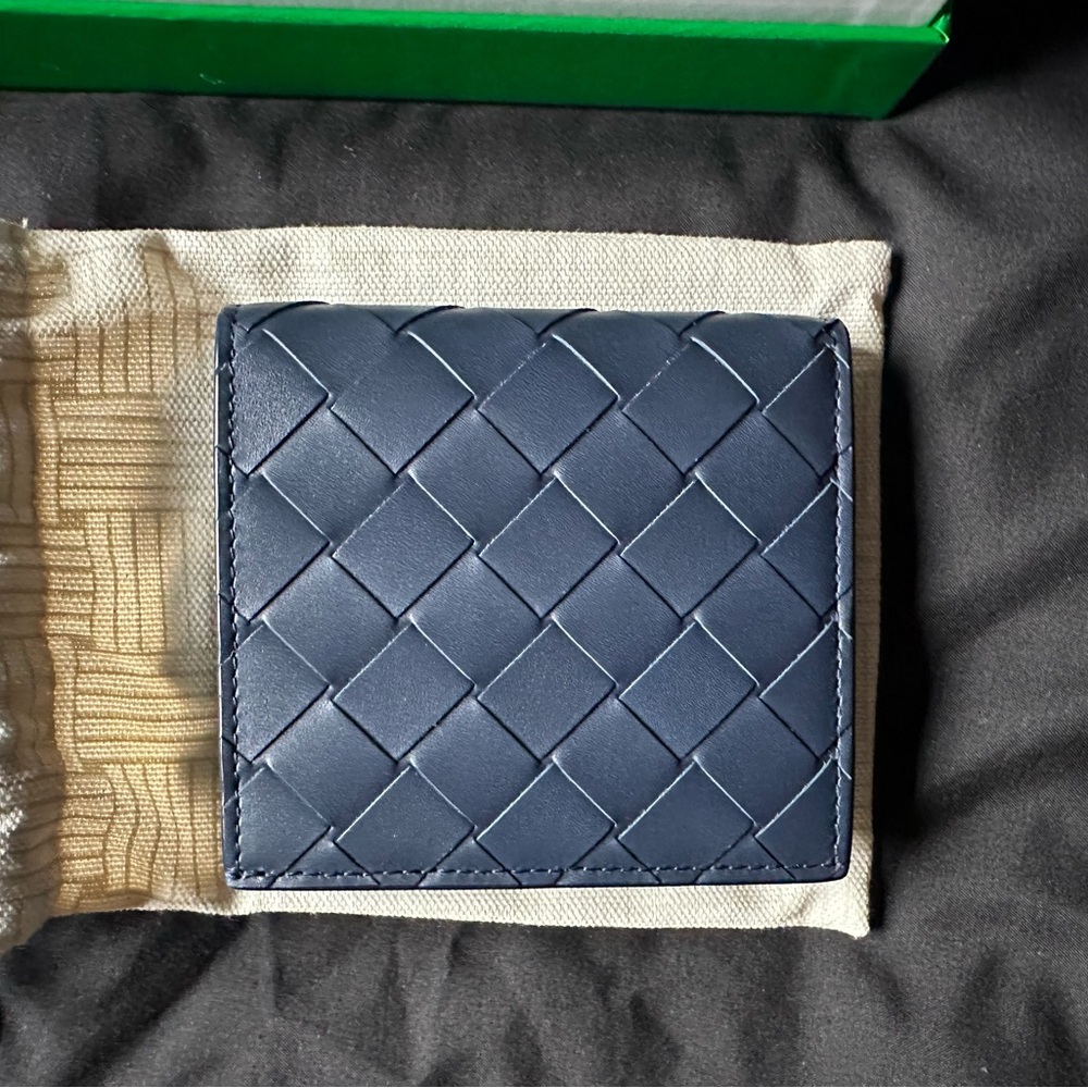Bottega Veneta Slim Bi-Fold Wallet Cypress/Abyss